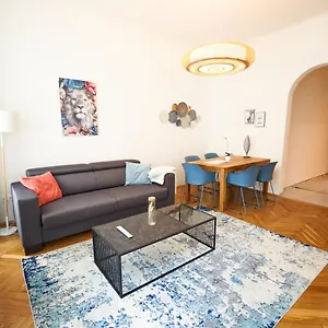 Trendy 3 Zentral Gelegen Apartment Vienna